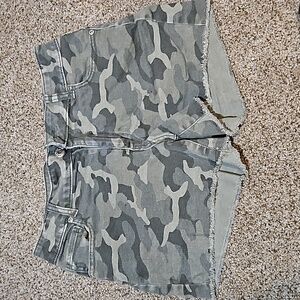Camouflage shorts women's